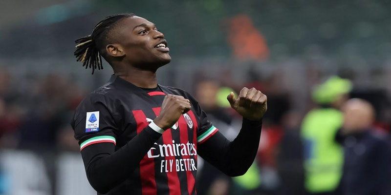 Leao của Milan nằm trong nhóm ngôi sao có tốc độ đặc biệt